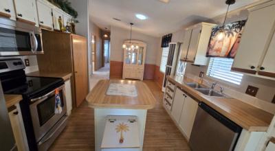 Photo 5 of 8 of home located at 2185 Easy St Palmetto, FL 34221