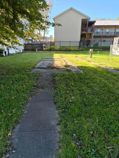 Mobile Home at 6001 Browns Park Circle-Vacant Lots Louisville, KY 40272