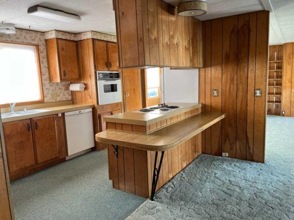 1976 PARAMOUNT Mobile Home For Sale
