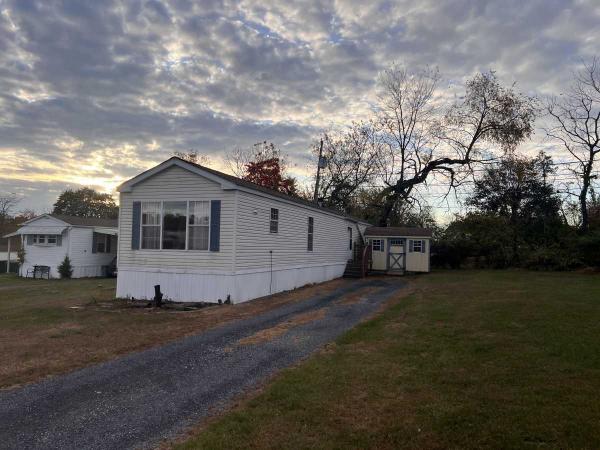 1995 Pine Grove Mobile Home