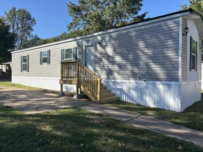 Photo 5 of 12 of home located at 16 English Village Park #139 Nixa, MO 65714