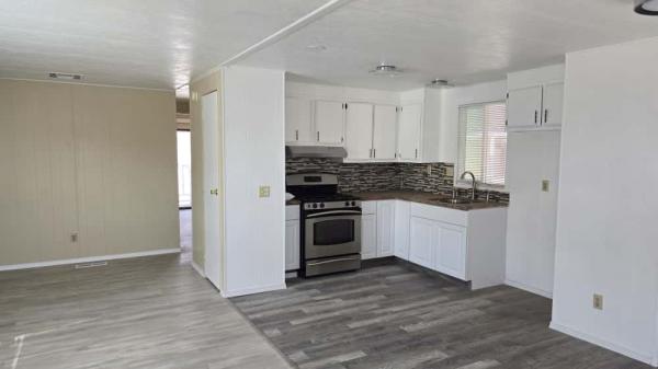 1981 Kaufman / Broad Mobile Home For Sale