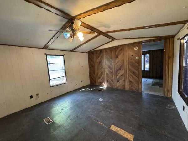 1985 Clayton Mobile Home
