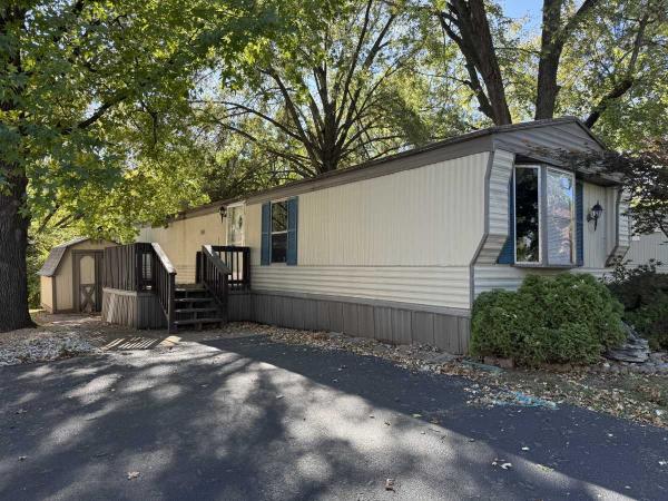 1985 Clayton Mobile Home