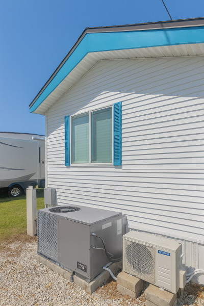 Photo 3 of 38 of home located at 11911 66th St.n Largo, FL 33773