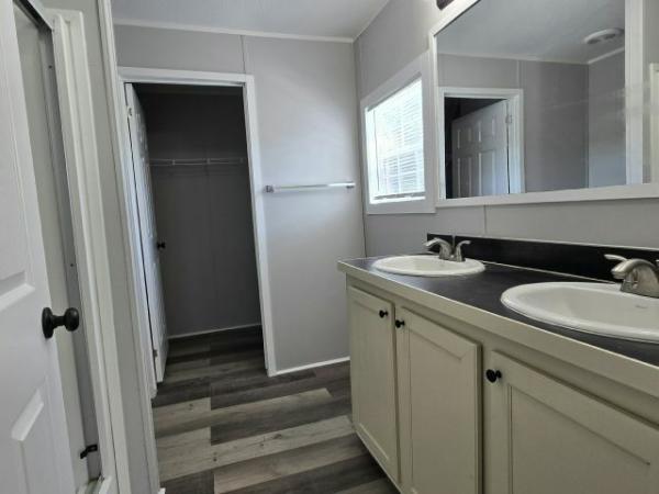 2021 Live Oak Homes Mobile Home For Sale