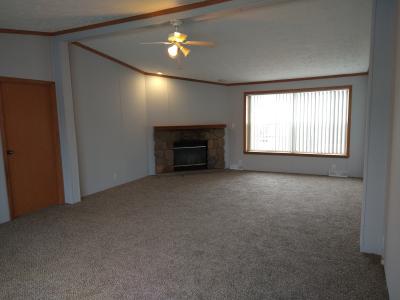 Photo 3 of 12 of home located at 553 Continental Cir Davison, MI 48423