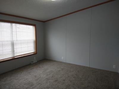 Photo 4 of 12 of home located at 553 Continental Cir Davison, MI 48423
