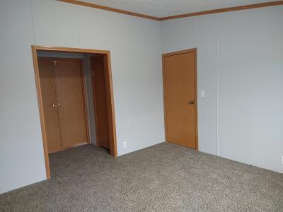 Photo 5 of 12 of home located at 553 Continental Cir Davison, MI 48423