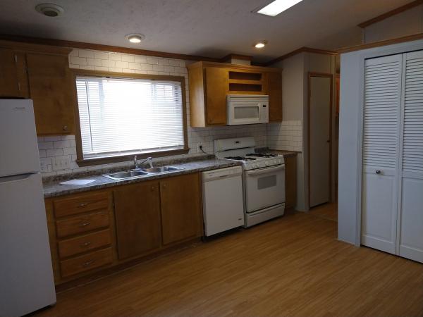 2001 Commander Mobile Home For Sale