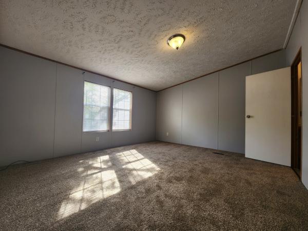 2005 Clayton Mobile Home