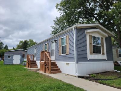 Mobile Home at 2409 Loch Lomond Dr Highland, MI 48357