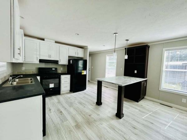 2025 Champion Home Builders, Inc. mobile Home