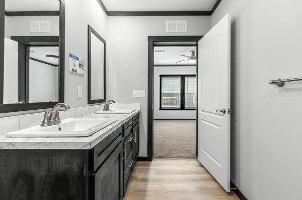 2022 Clayton 32DEV28563A Mobile Home