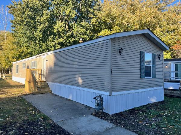 1998 Signature sectional Mobile Home For Sale