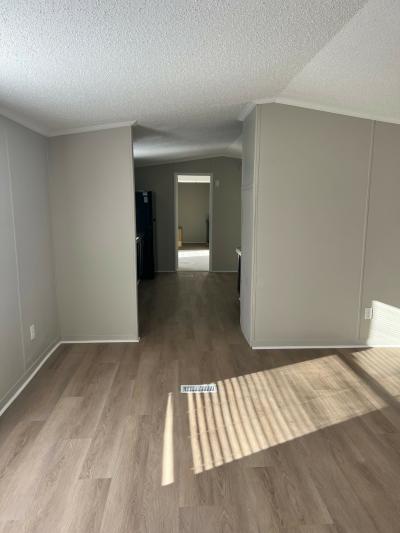 Photo 3 of 14 of home located at 12948 S Us Route 31 Trlr #246 Kokomo, IN 46901