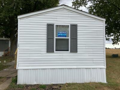 Photo 2 of 13 of home located at 28 Loraine Drive Galesburg, IL 61401