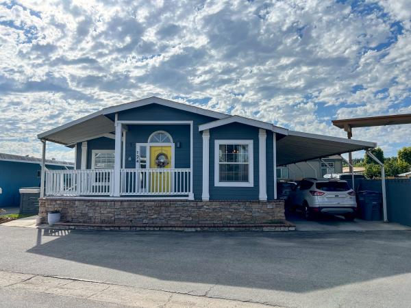 2006 Golden West KM601B Mobile Home
