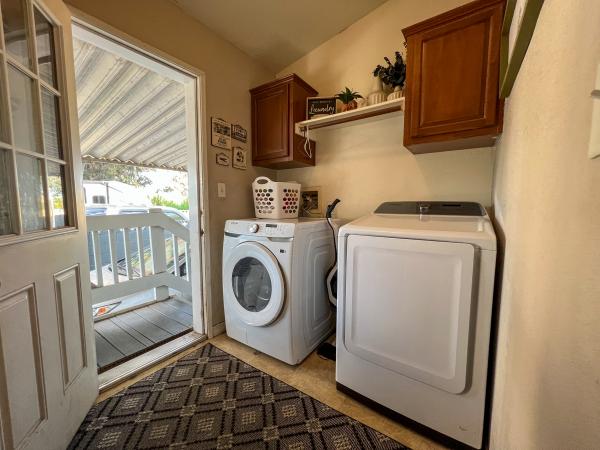2006 Golden West KM601B Mobile Home