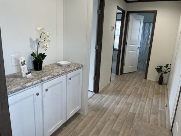 2026 Colony 414 550EC16763D  Home