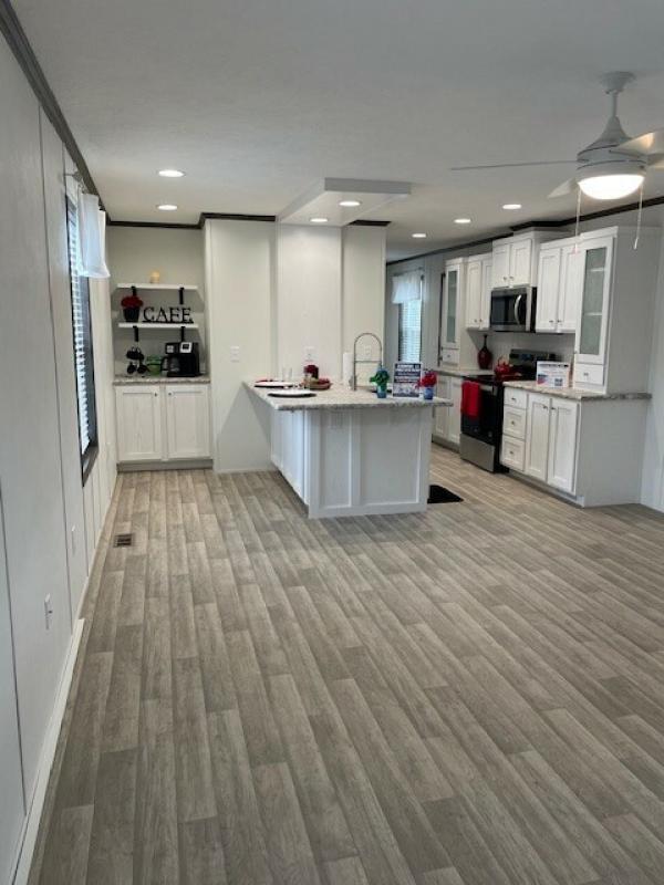 2026 Colony 414 550EC16763D  Home