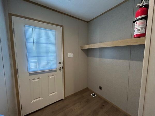 2023 30CEJ16663AH22  Home