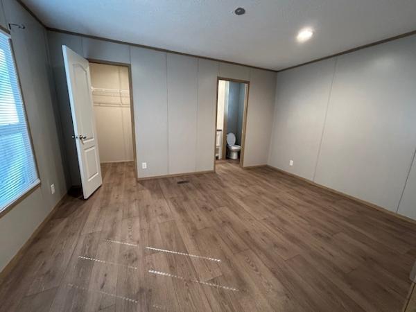 2023 30CEJ16663AH22  Home