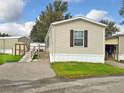 Mobile Home at 12860 Mayfield Rd Chardon, OH 44024
