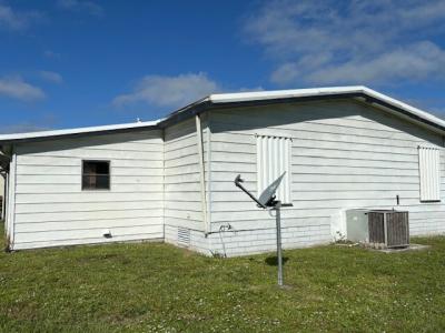 Photo 4 of 8 of home located at 16237 S.w. Indianwood Circle Indiantown, FL 34956