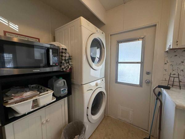 1970 Skyline Move In CUTE Mobile Home