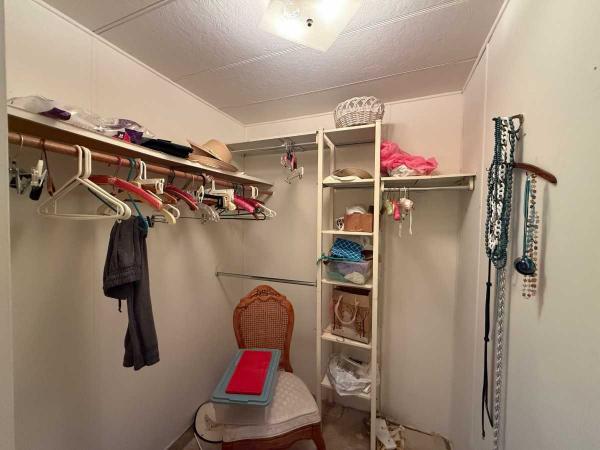 1970 Skyline Move In CUTE Mobile Home