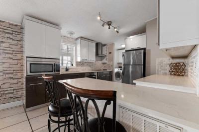 Photo 5 of 20 of home located at 41 Citrus Lane Davie, FL 33325