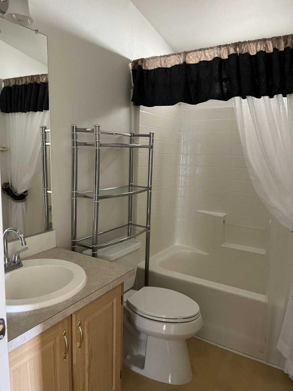 2001 Cavco 3 Bed / 2 Bath Manufactured Home