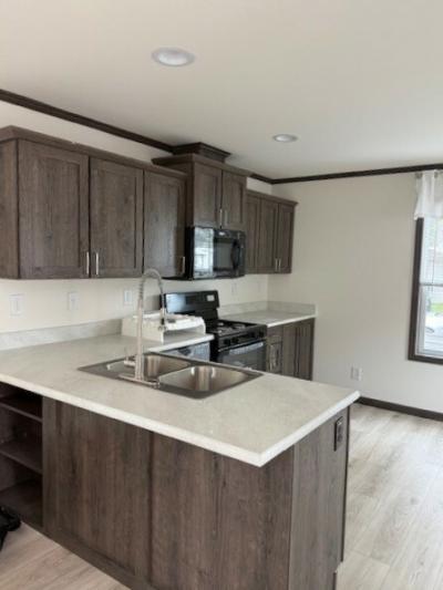 Mobile Home at 17 Northwood Village New London, WI 54961