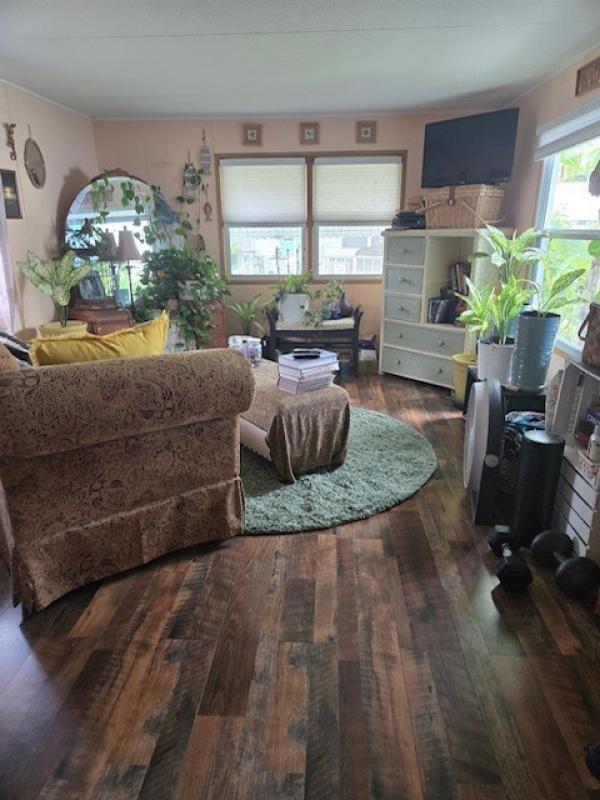 RICH Mobile Home For Sale