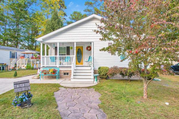 Commodore Homes of Pa. Lindy Manufactured Home