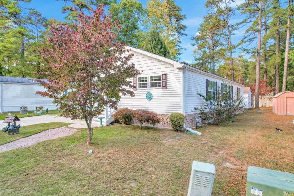 Commodore Homes of Pa. Lindy Manufactured Home