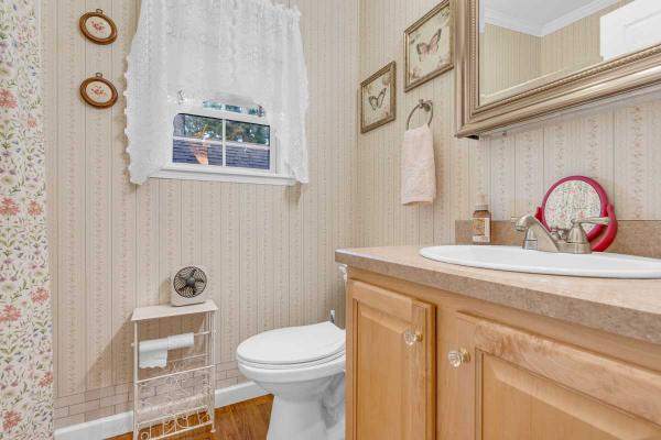 Commodore Homes of Pa. Lindy Manufactured Home