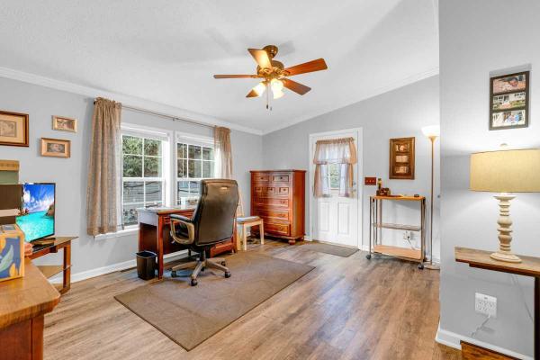 Commodore Homes of Pa. Lindy Manufactured Home