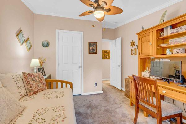 Commodore Homes of Pa. Lindy Manufactured Home