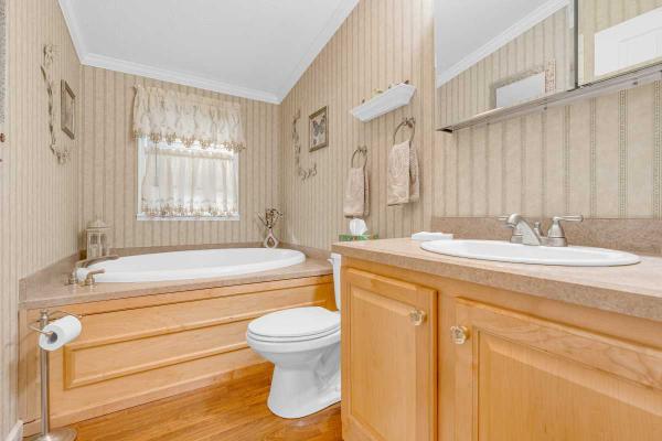 Commodore Homes of Pa. Lindy Manufactured Home