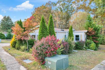 Photo 3 of 26 of home located at 31 Rose Drive Jackson, NJ 08527