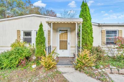 Photo 2 of 26 of home located at 31 Rose Drive Jackson, NJ 08527