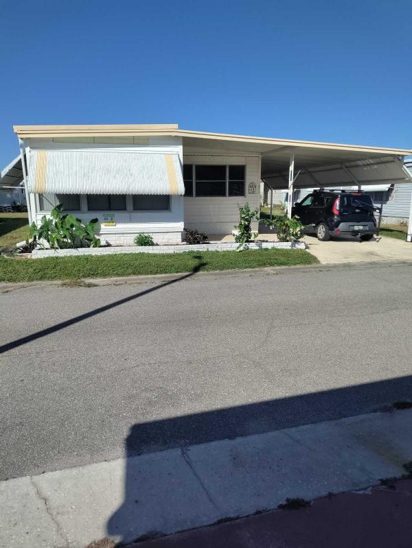 Photo 1 of 2 of home located at 7349 Ulmerton Rd #1392 Largo Florida 33771 Largo, FL 33771