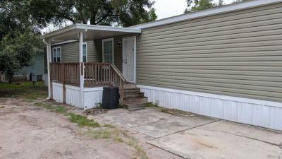 Photo 2 of 14 of home located at 10321 Main St, Unit 83 Thonotosassa, FL 33592