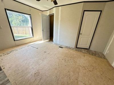 Photo 4 of 8 of home located at 259 Oak Shores Dr Manvel, TX 77578