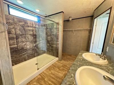 Photo 5 of 8 of home located at 259 Oak Shores Dr Manvel, TX 77578