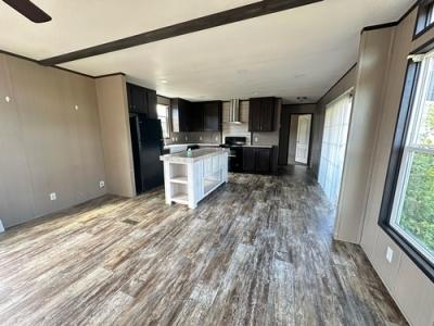 Photo 3 of 12 of home located at 604 County Rd 3371A Cleveland, TX 77327