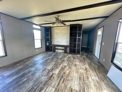 Photo 4 of 12 of home located at 604 County Rd 3371A Cleveland, TX 77327