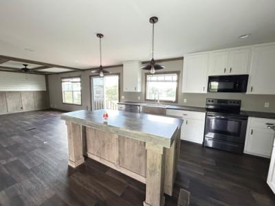 Photo 3 of 5 of home located at 1005 Cr 643 Damon, TX 77430